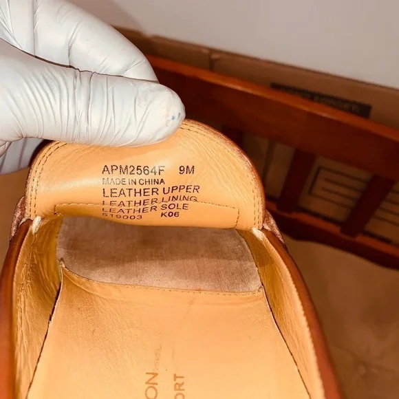 Rockport Classic Leather Penny loafer. - Picture 13 of 14